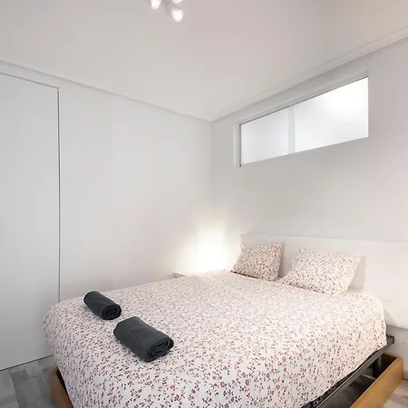Beautiful With Terrace - Prime Location! Apartment *