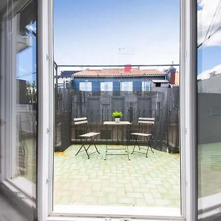 Beautiful With Terrace - Prime Location! *