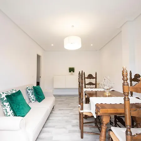 Beautiful With Terrace - Prime Location!